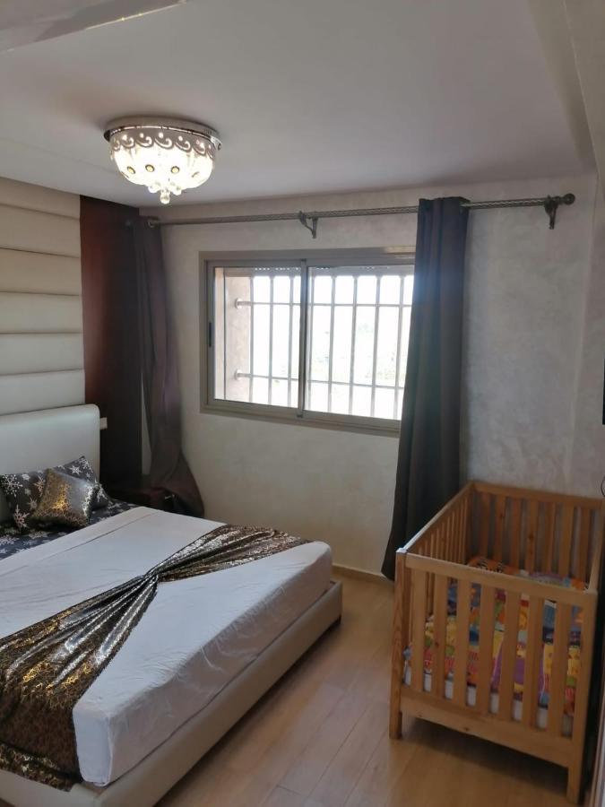 Apartment An Elegant For Rent With A Pool And A View Of The Mountains In *