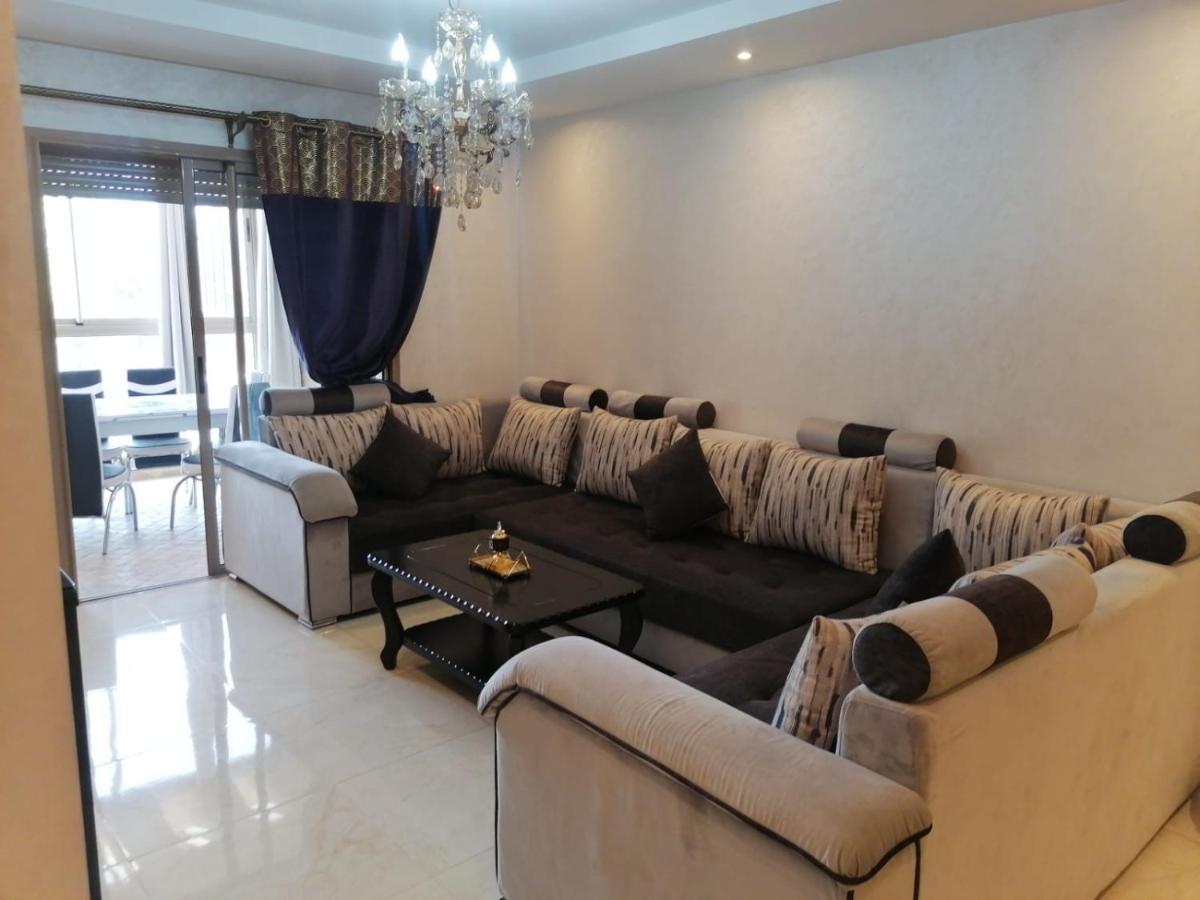 An Elegant For Rent With A Pool And A View Of The Mountains In