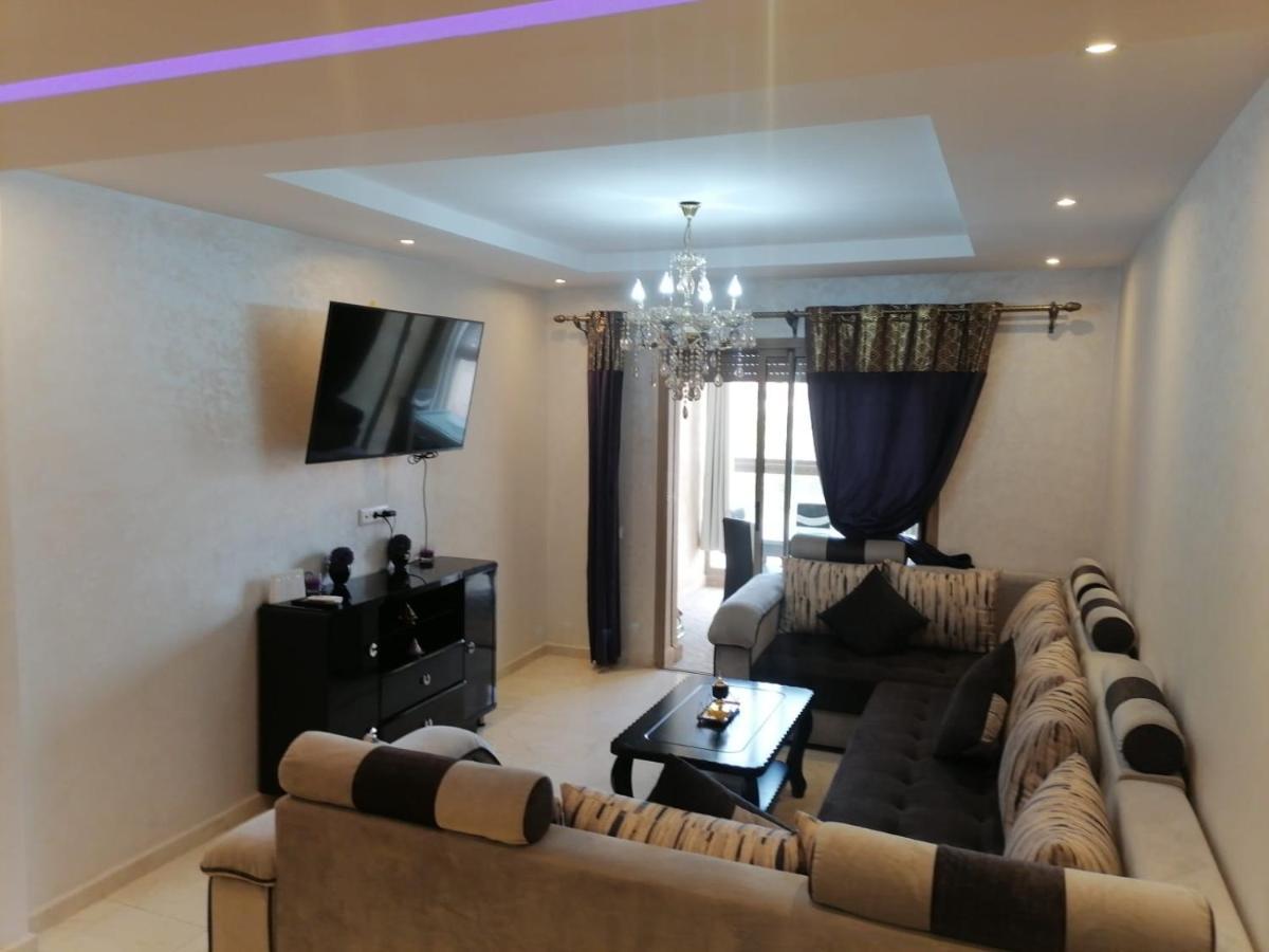 An Elegant For Rent With A Pool And A View Of The Mountains In
