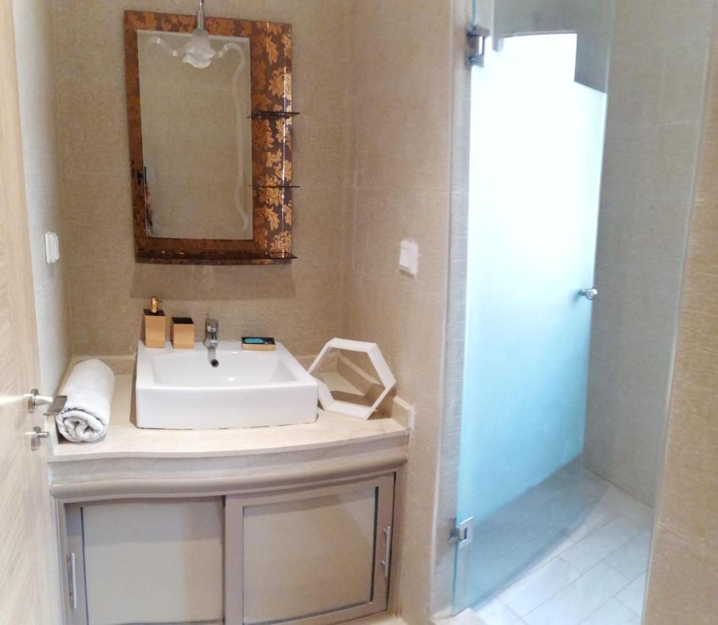 An Elegant For Rent With A Pool And A View Of The Mountains In *